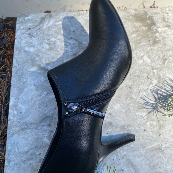 Calvin Klein boots - Picture 7 of 8